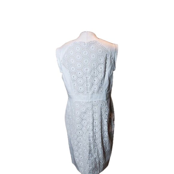 Adrianna Papell White Eyelet Sheath Dress Size 16 Missing Belt - Picture 4 of 8